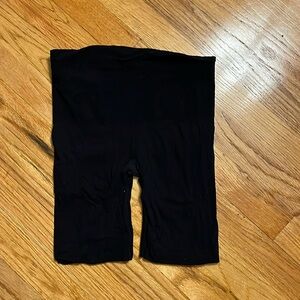 Spanx undie- tectable shapewear- bottoms- black- size large